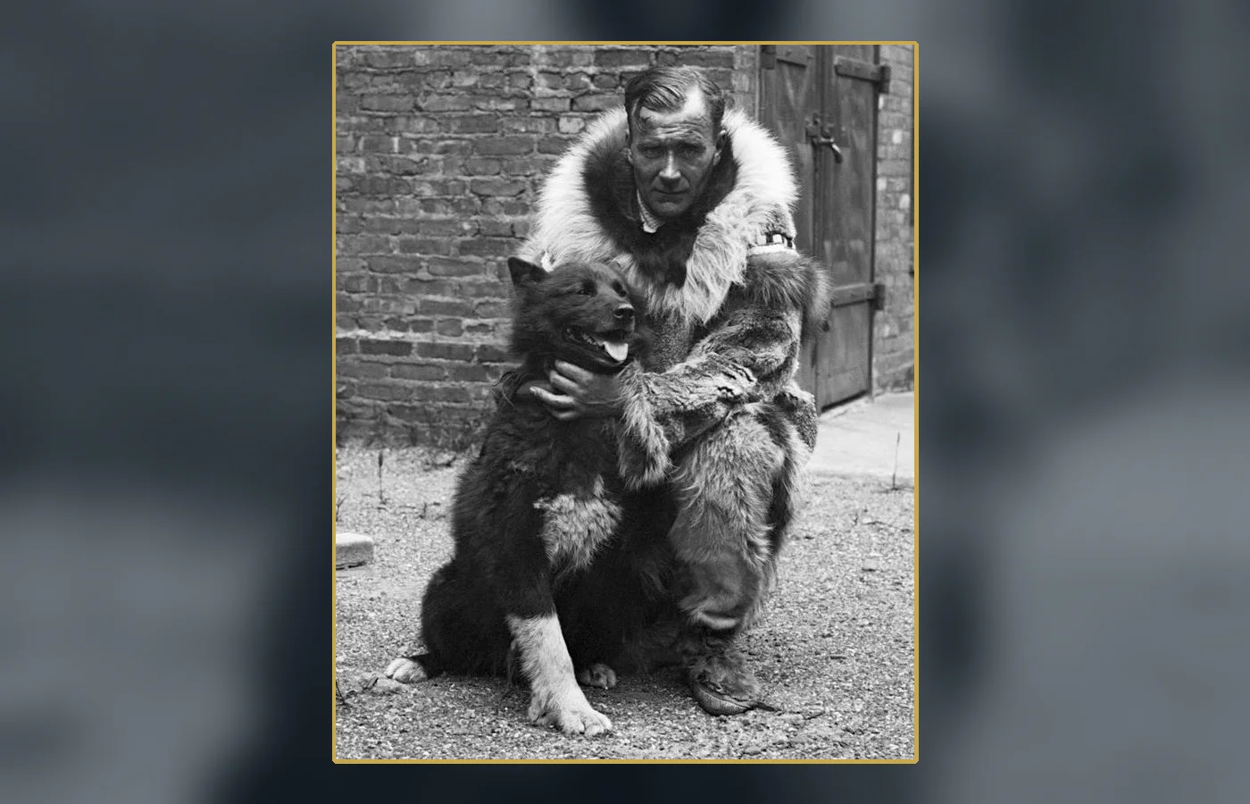Gunnar Kaasen with Balto, who led the final team into Nome
