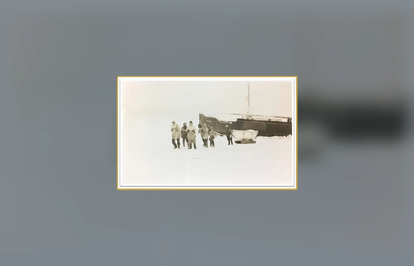 People removing supplies from the abandoned Baychimo